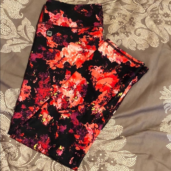 Fabletics cropped leggings - Picture 2 of 5